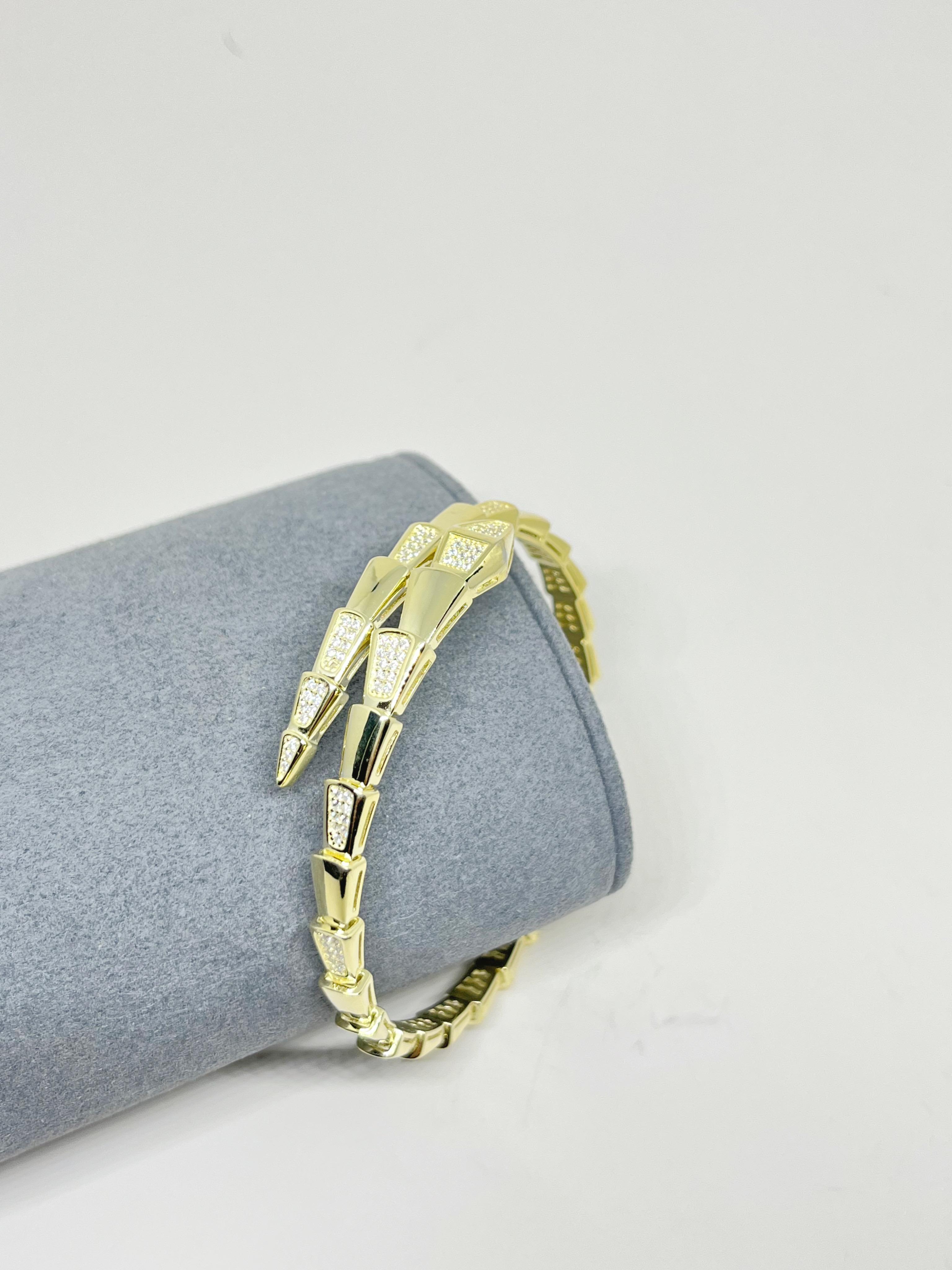 Bvl* Marka Model Gold Kelepçe