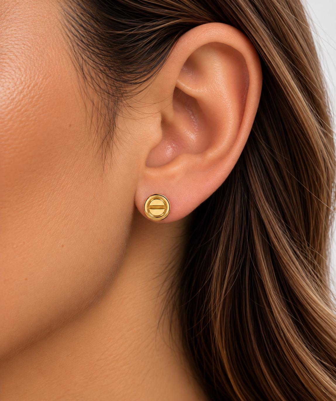 Carti**r Marka Model Gold Minimal Küpe